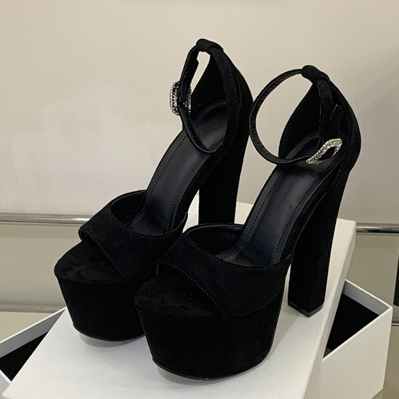 Liyke Modell-Show Sexy Extrem  – Peep Toe Heels Bewertung und Preis